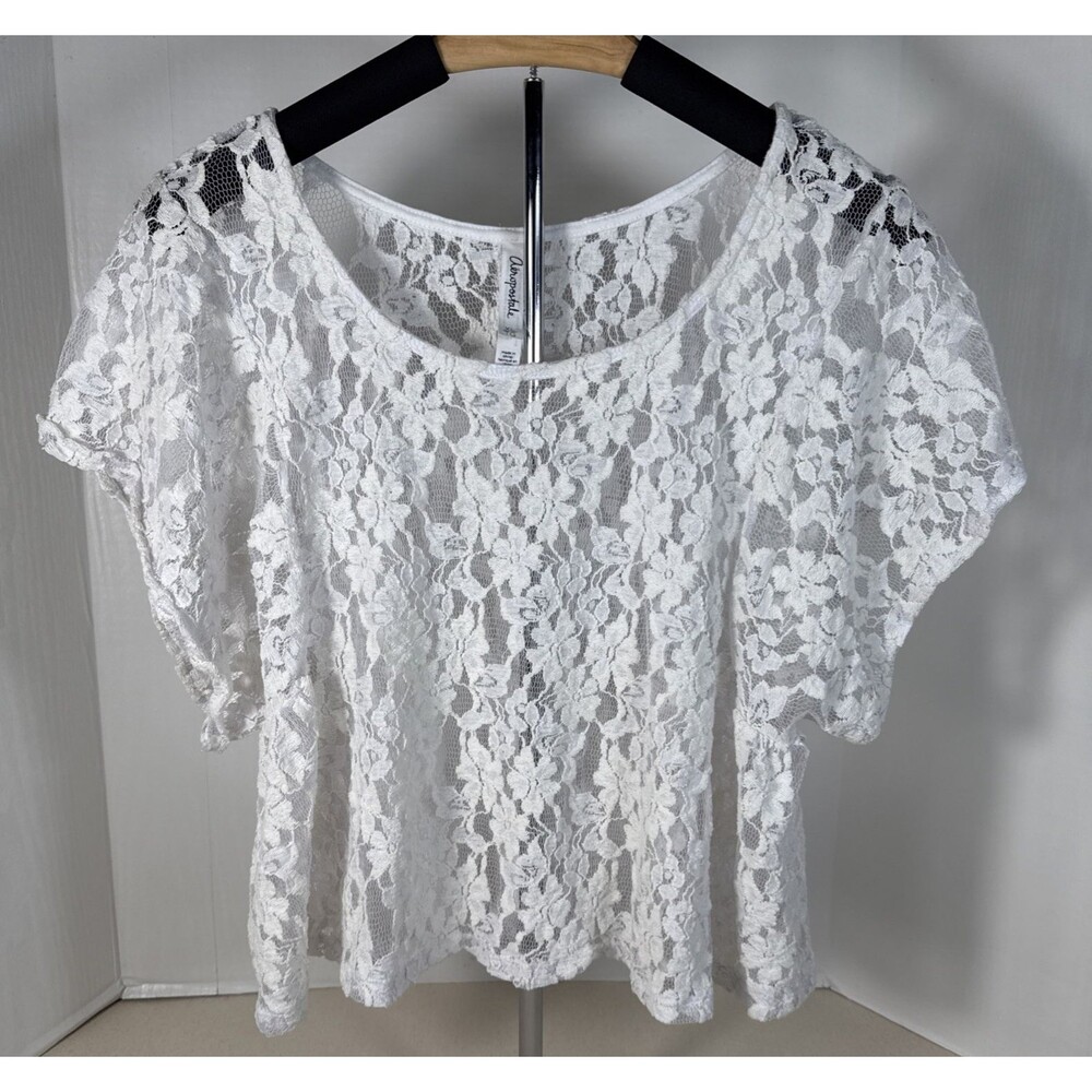 Aeropostale Junior XL White Lace Crop Blouse Short Sleeve Back Slit Cottagecore